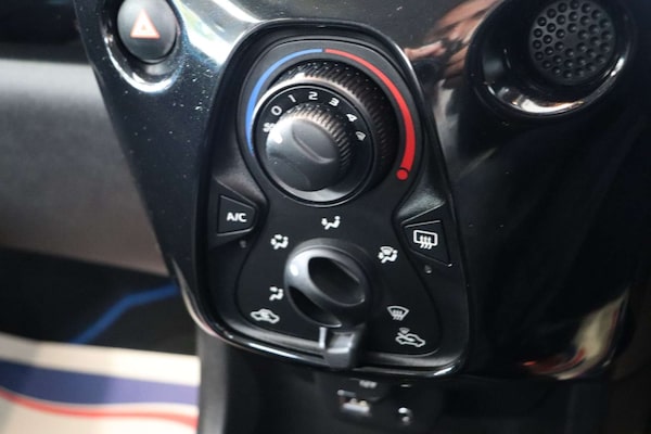 Used Toyota AYGO 2015 for sale - 72963003: Photo 41