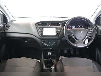 Used Hyundai i20 2020 for sale - 77313743: Photo
