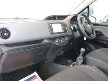 Used Toyota Yaris 2018 for sale - 74779992: Photo