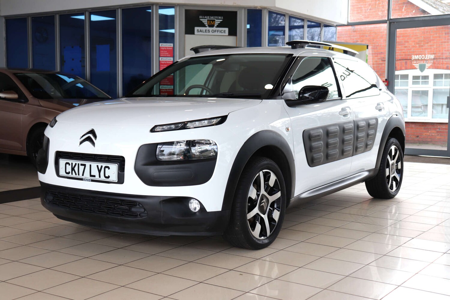 Used Citroen C4 Cactus 2017 for sale - 77616140: Photo 2