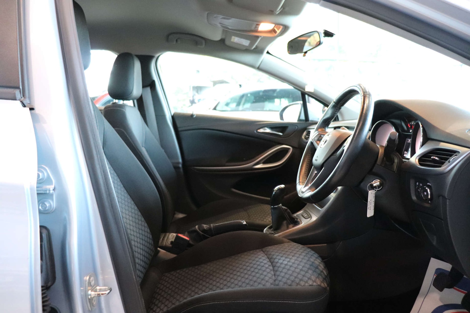 Used Vauxhall Astra 2017 for sale - 77094211: Photo 19