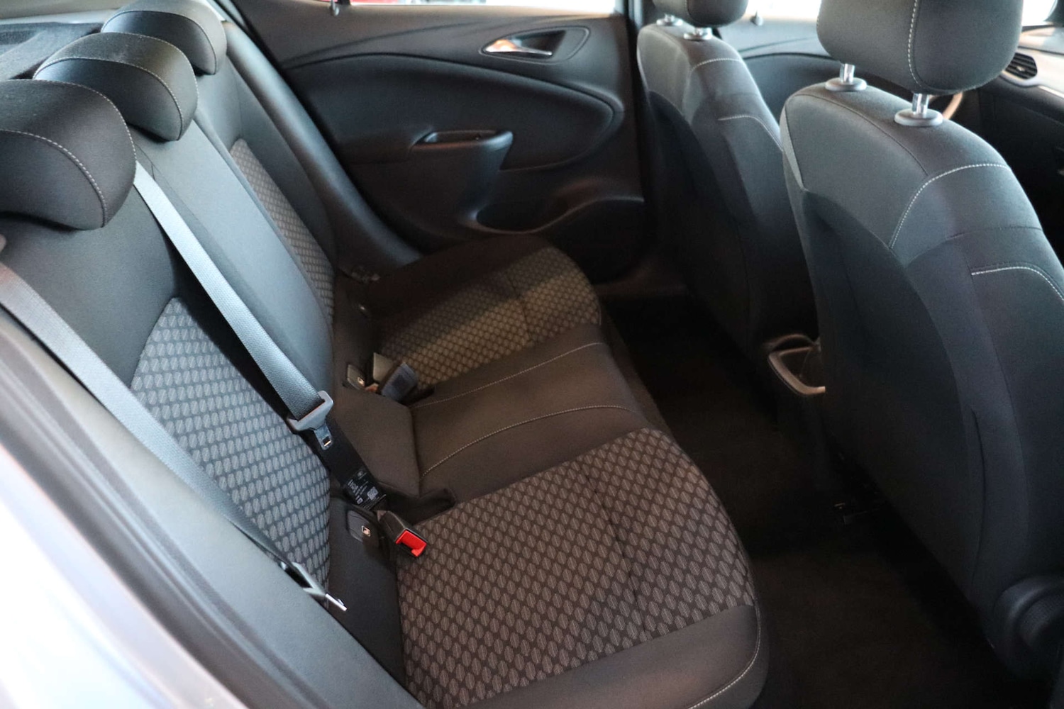 Used Vauxhall Astra 2017 for sale - 77094211: Photo 25