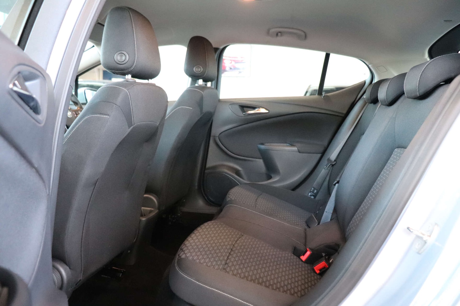 Used Vauxhall Astra 2017 for sale - 77094211: Photo 30