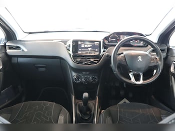 Used Peugeot 2008 2017 for sale - 75945160: Photo
