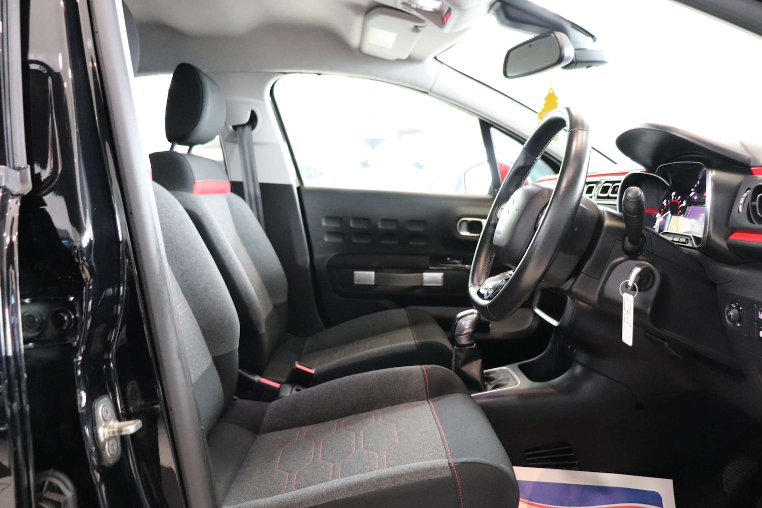 Used Citroen C3 2018 for sale - 76414902: Photo 19