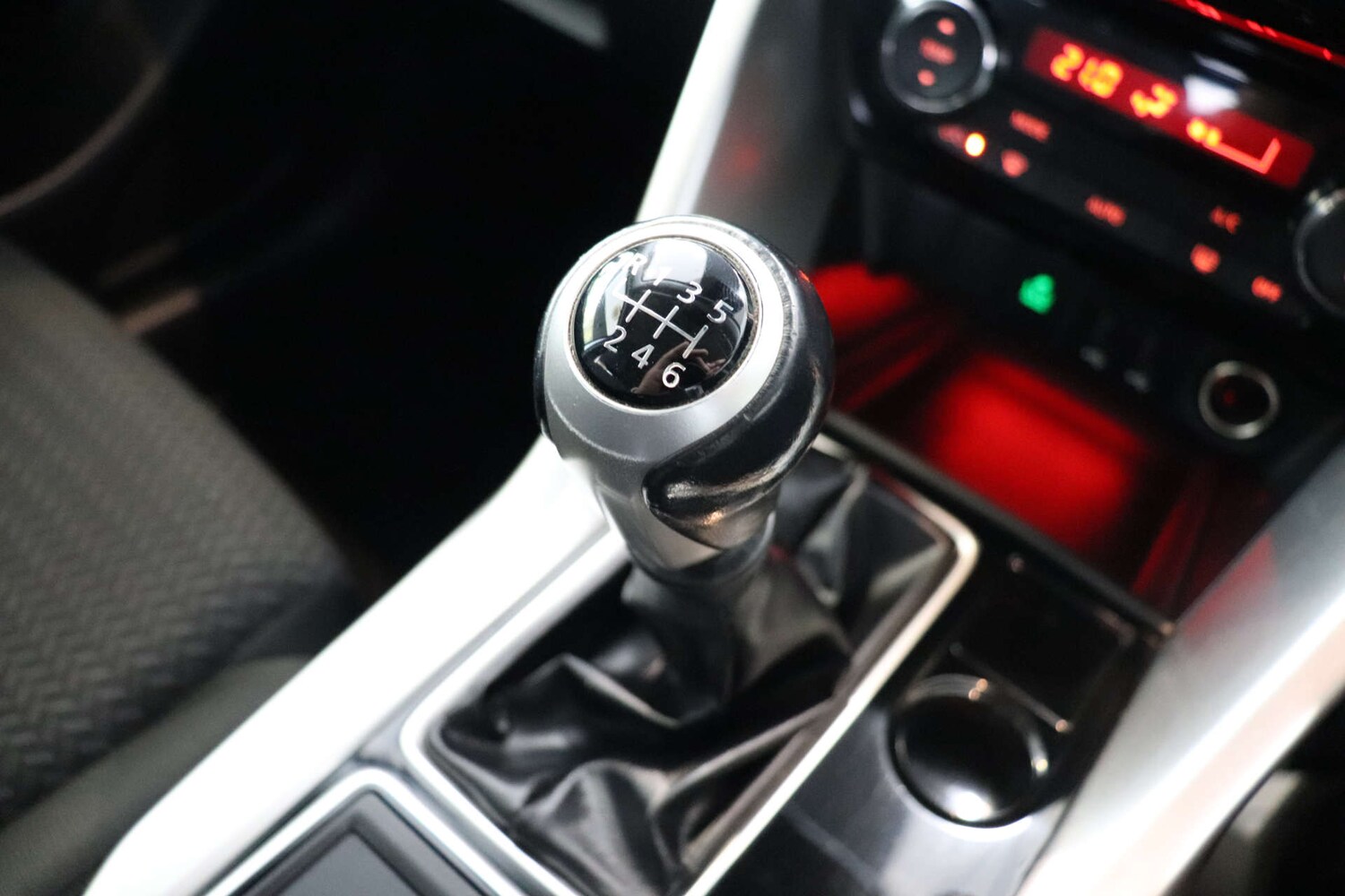 Used Mitsubishi Eclipse Cross 2019 for sale - 76600668: Photo 46