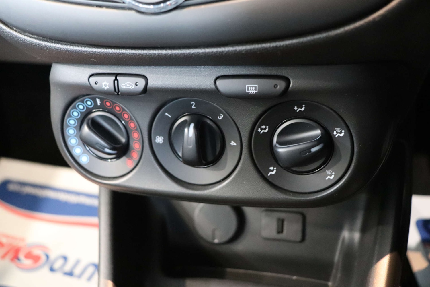 Used Vauxhall Corsa 2015 for sale - 77077437: Photo 36