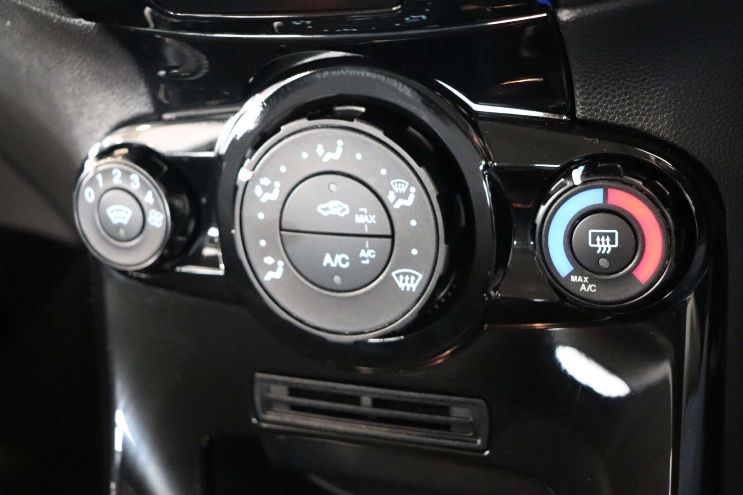 Used Ford Fiesta 2017 for sale - 77583893: Photo 42