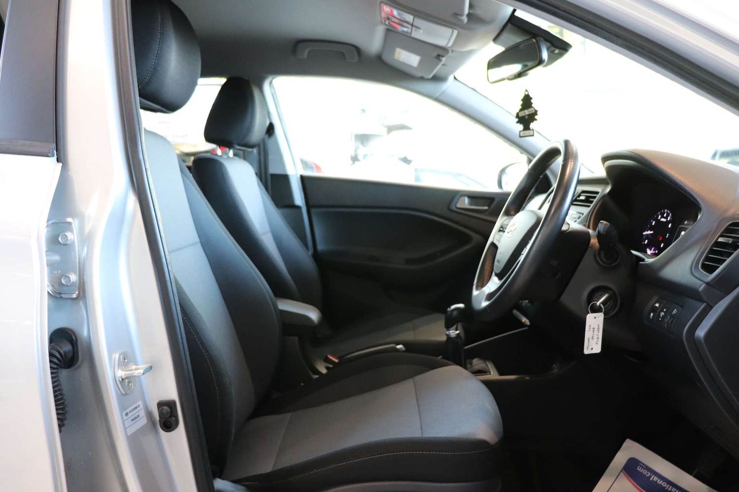 Used Hyundai i20 2017 for sale - 76830929: Photo 19