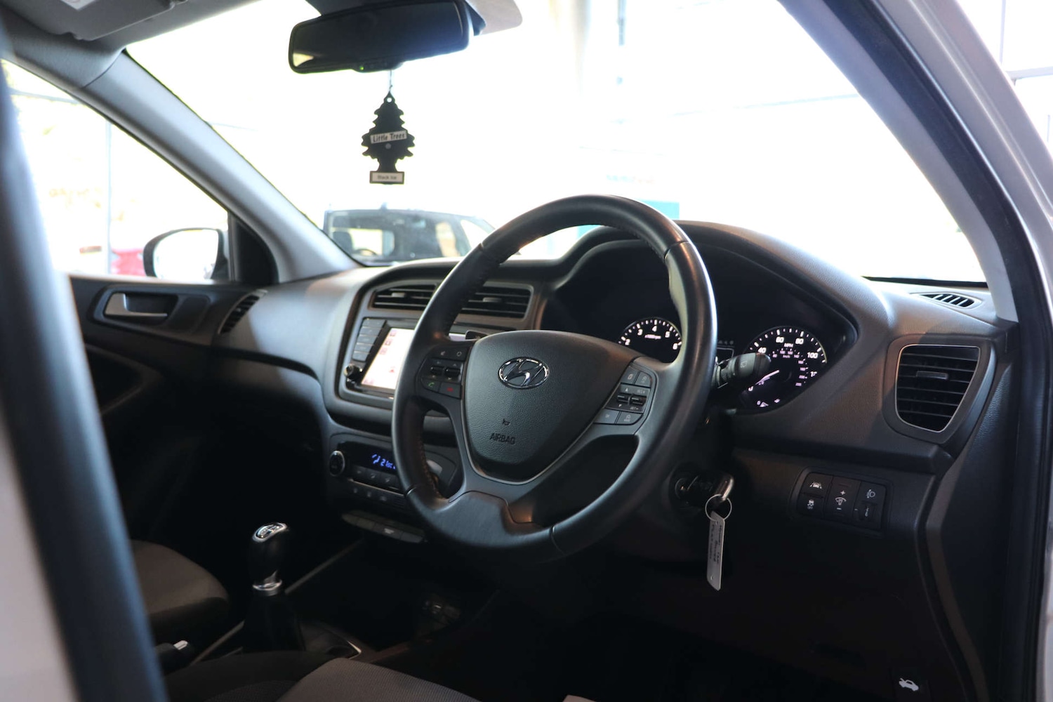 Used Hyundai i20 2017 for sale - 76830929: Photo 20