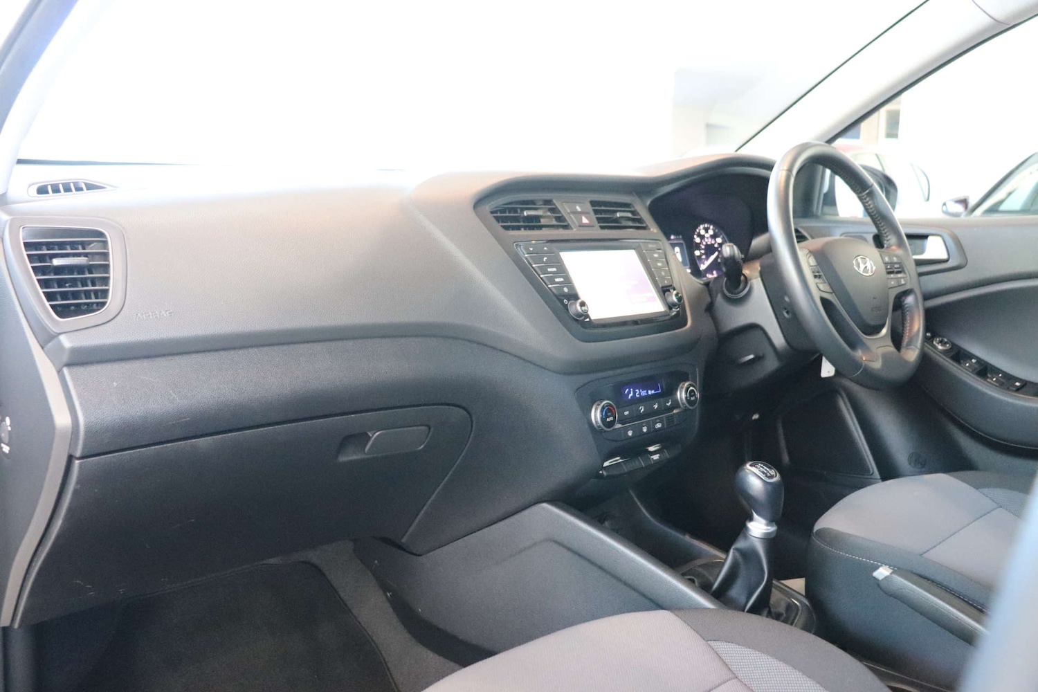 Used Hyundai i20 2017 for sale - 76830929: Photo 35