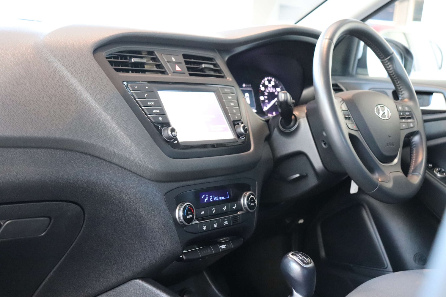 Used Hyundai i20 2017 for sale - 76830929: Photo 37