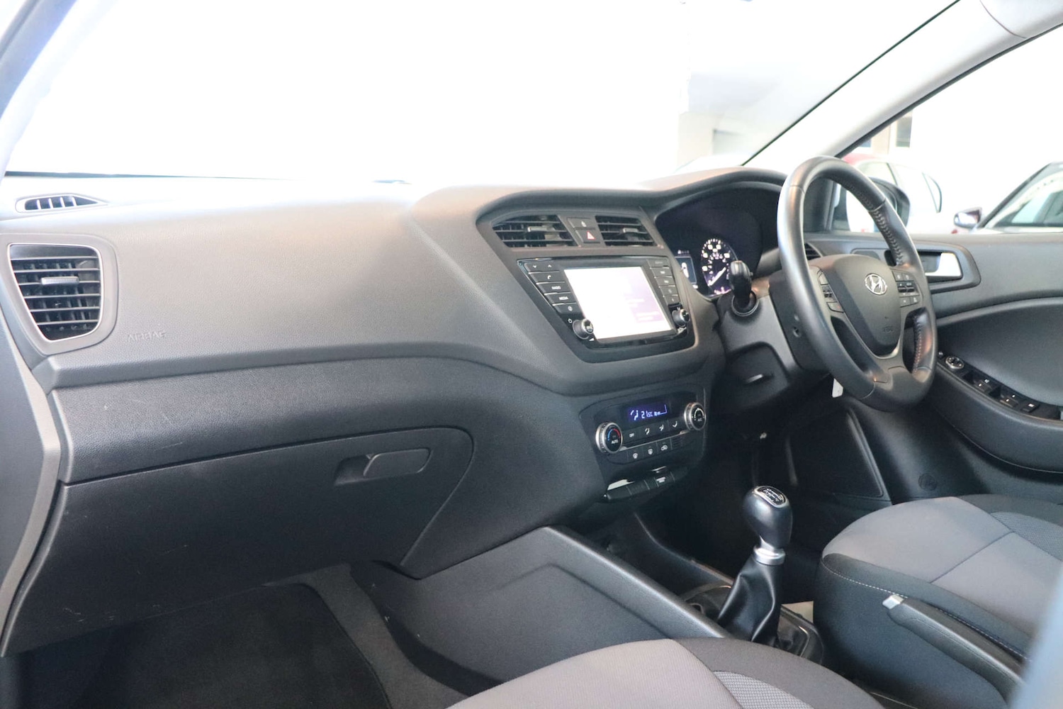 Used Hyundai i20 2017 for sale - 76830929: Photo 4