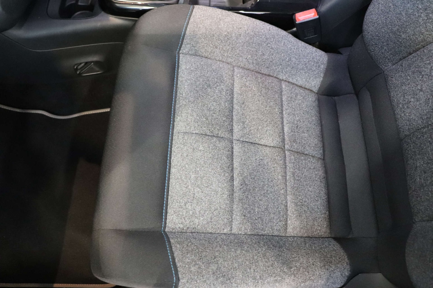 Used Citroen C4 Cactus 2018 for sale - 76751458: Photo 40