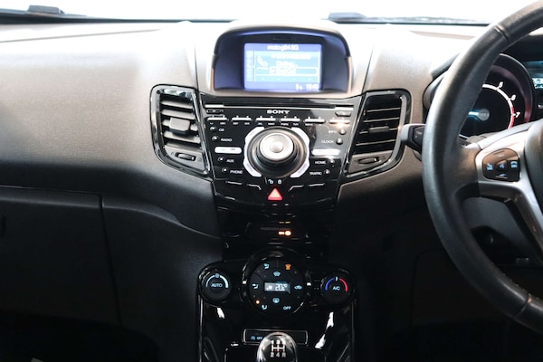 Used Ford Fiesta 2017 for sale - 76313307: Photo 15