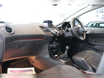 Used Ford Fiesta 2017 for sale - 76313307: Photo 4