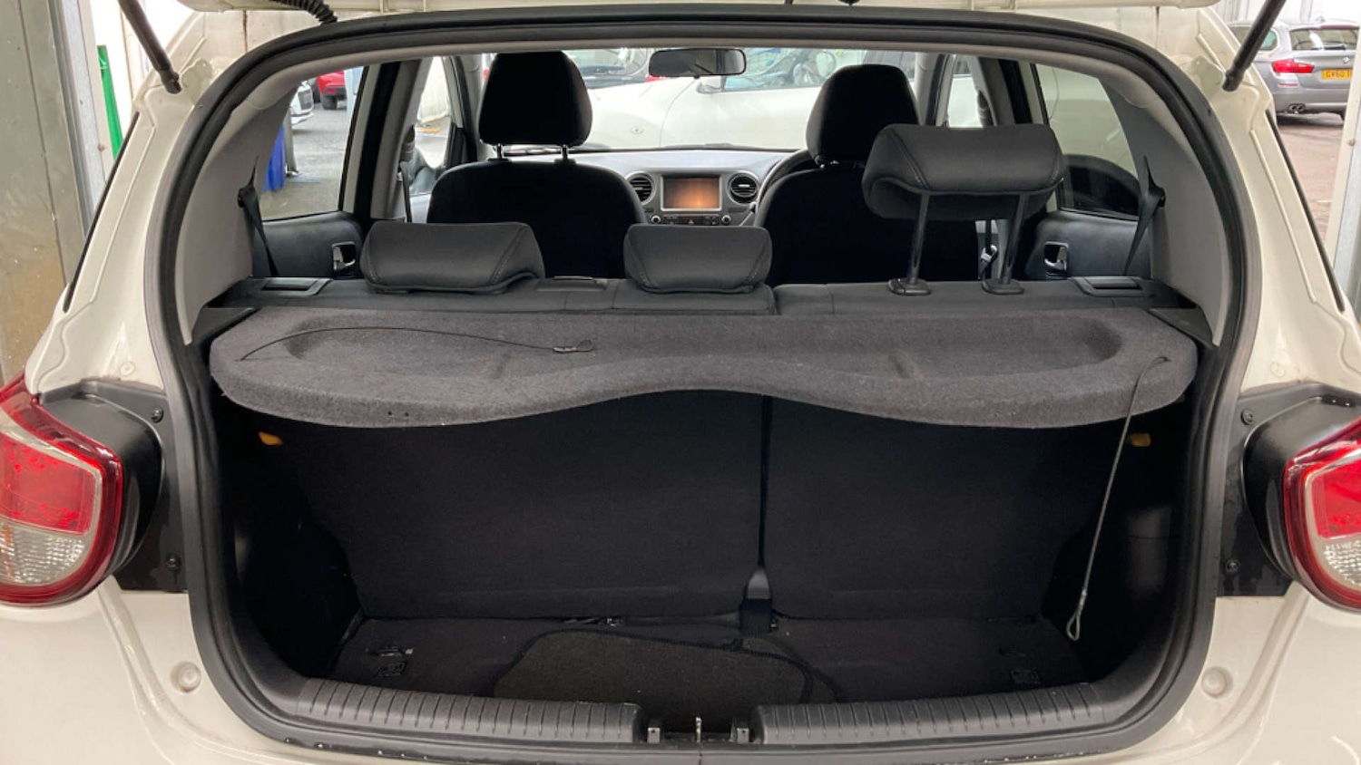 Used Hyundai i10 2019 for sale - 78031095: Photo 9