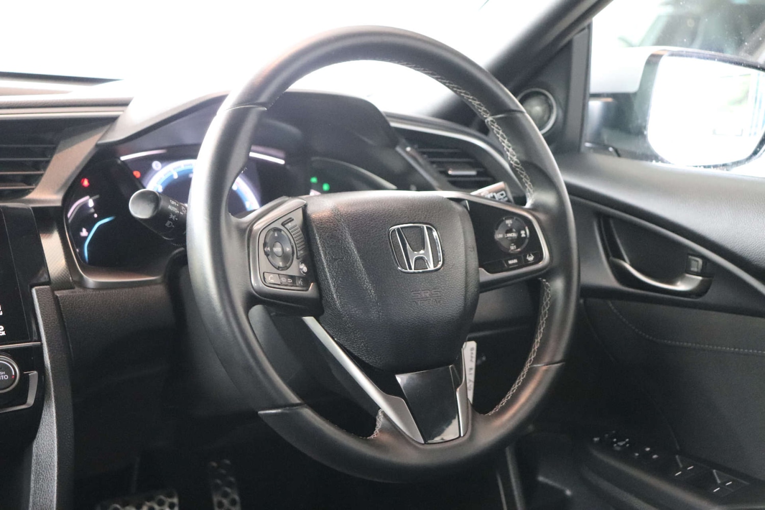 Used Honda Civic 2017 for sale - 76602079: Photo 16