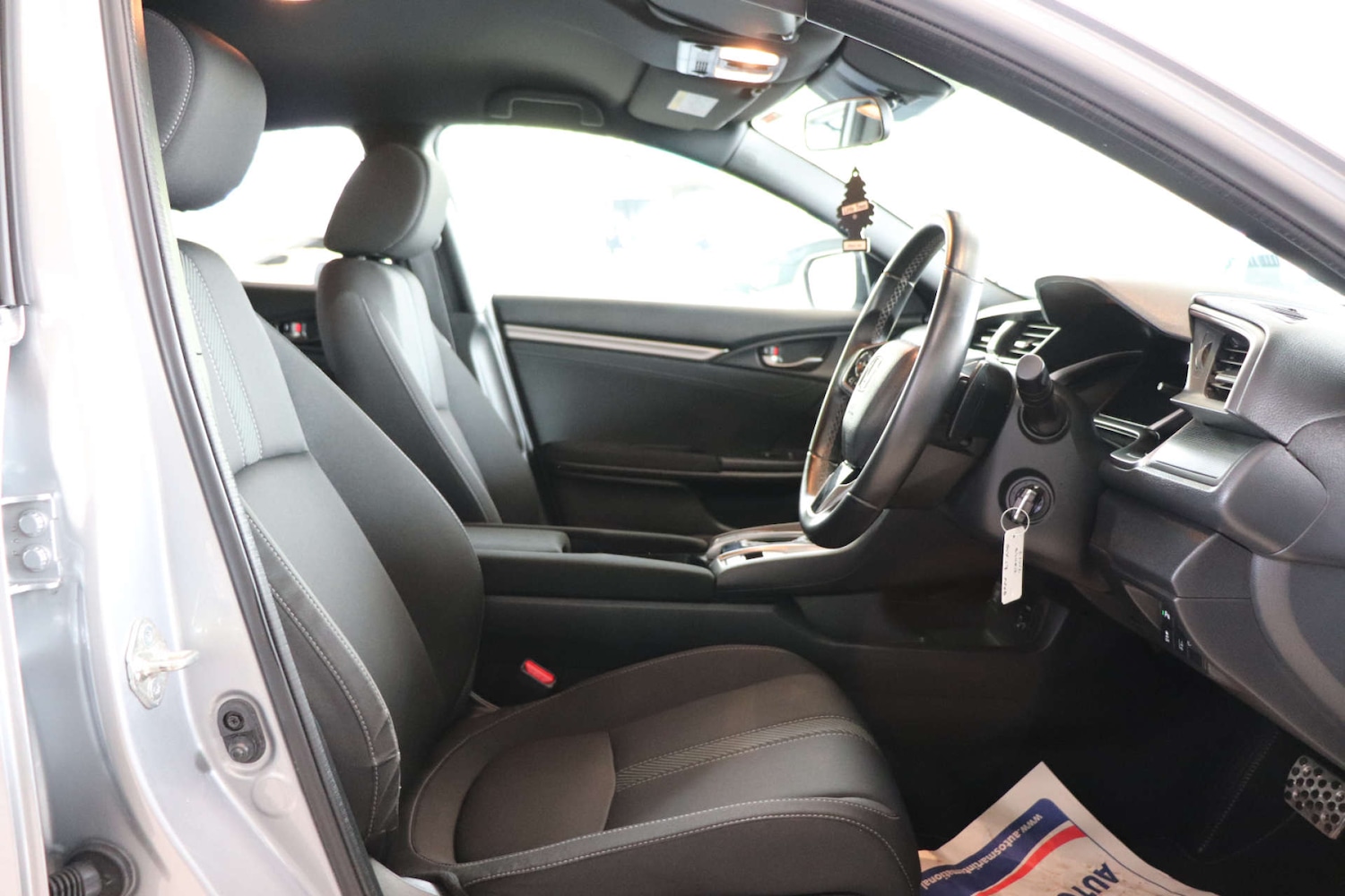 Used Honda Civic 2017 for sale - 76602079: Photo 19