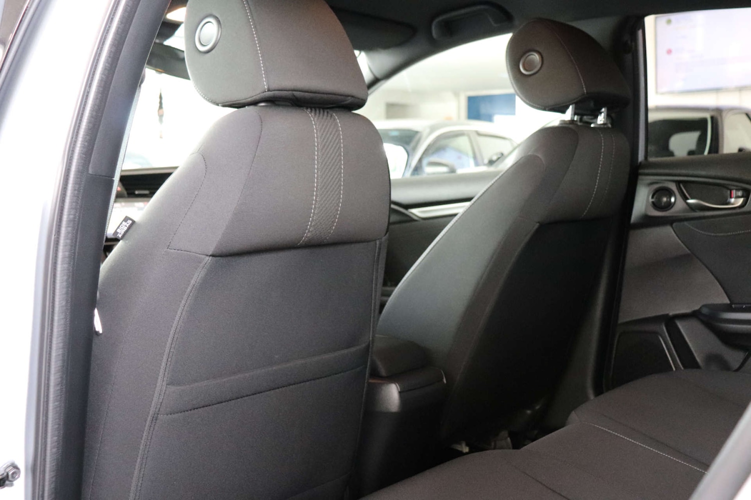 Used Honda Civic 2017 for sale - 76602079: Photo 31