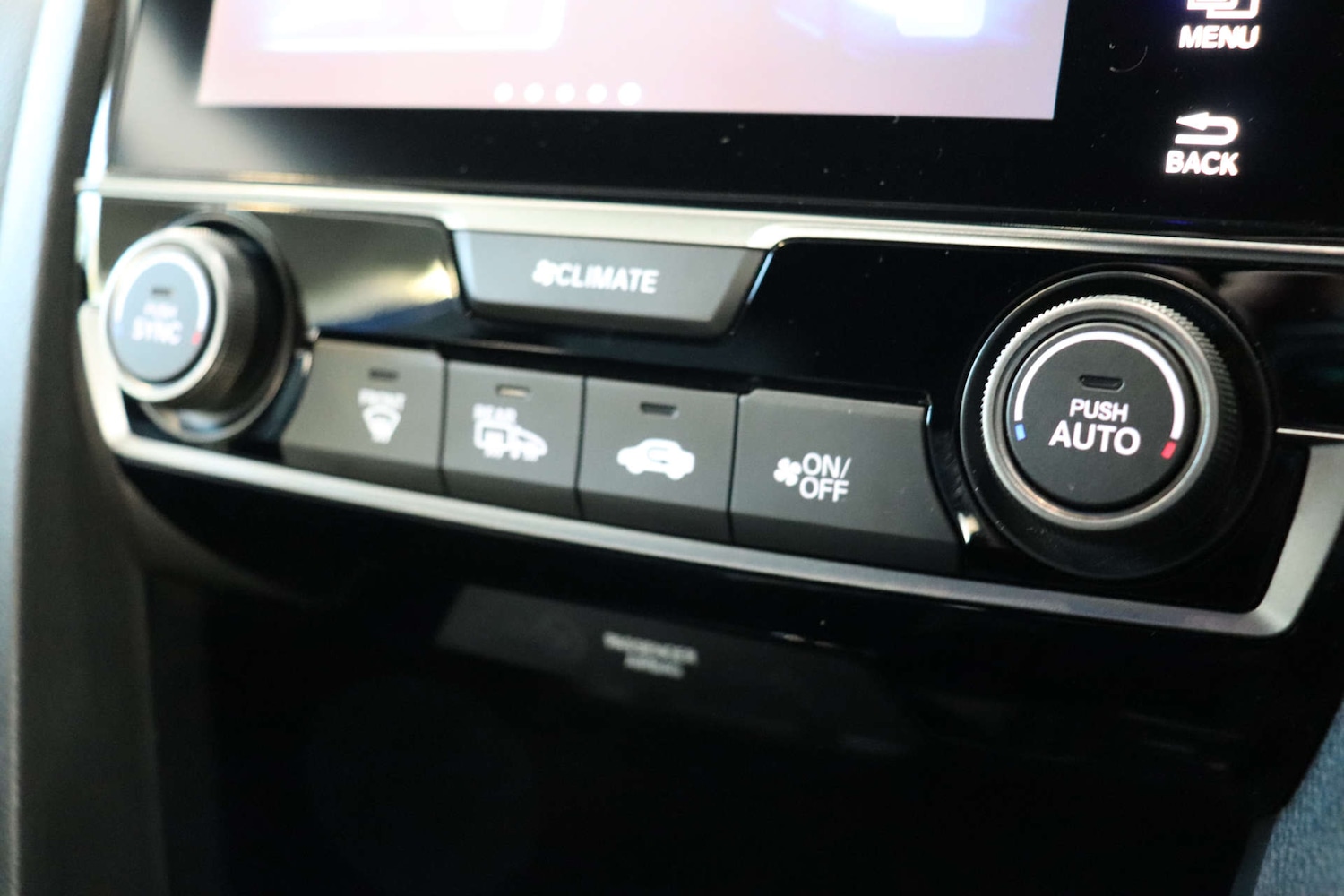 Used Honda Civic 2018 for sale - 76594723: Photo 44