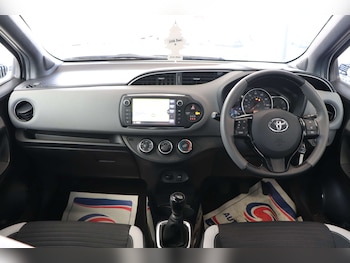 Used Toyota Yaris 2016 for sale - 75870890: Photo