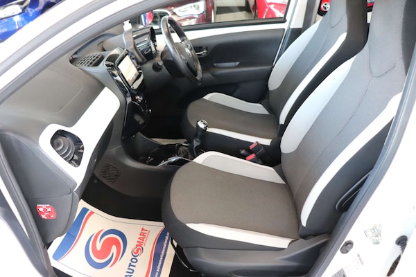 Used Toyota AYGO 2018 for sale - 76277528: Photo 35