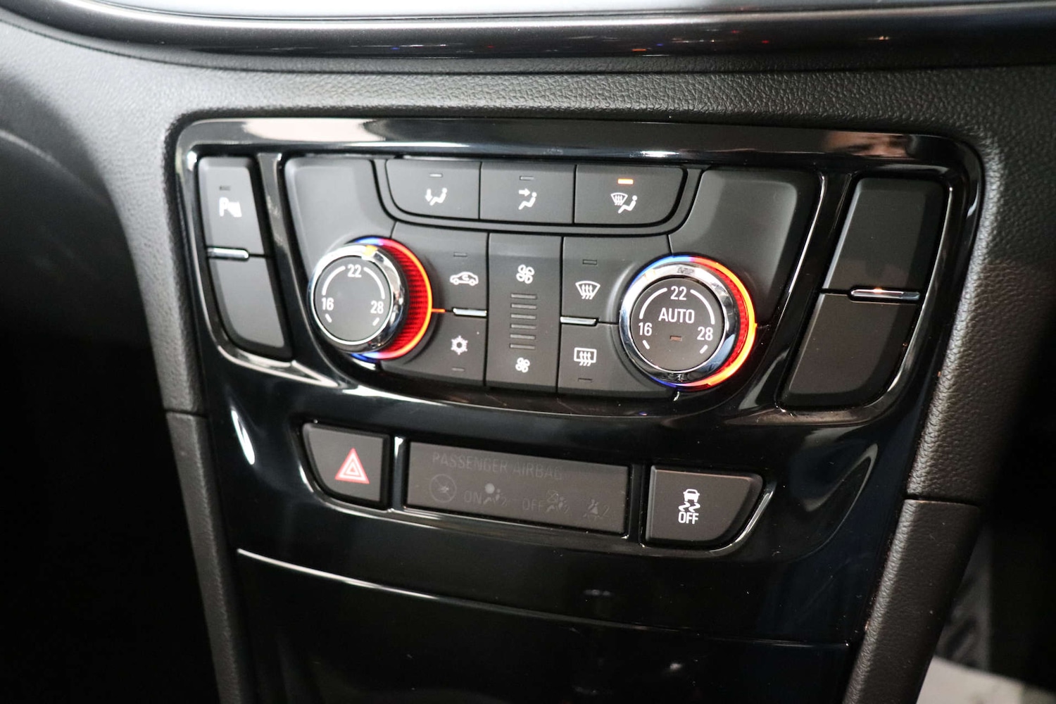 Used Vauxhall Mokka X 2018 for sale - 76577470: Photo 44