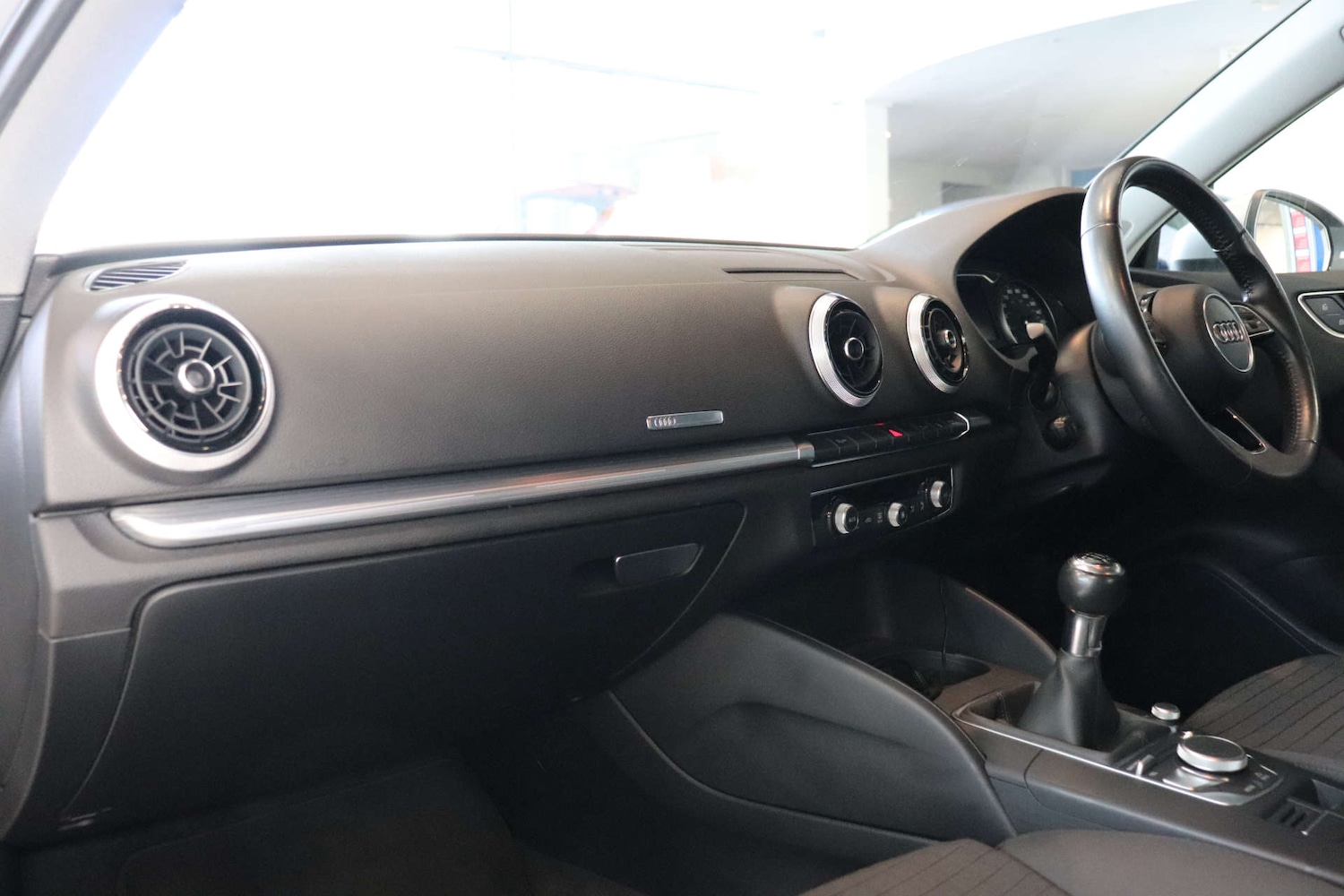 Used Audi A3 2017 for sale - 76345033: Photo 4