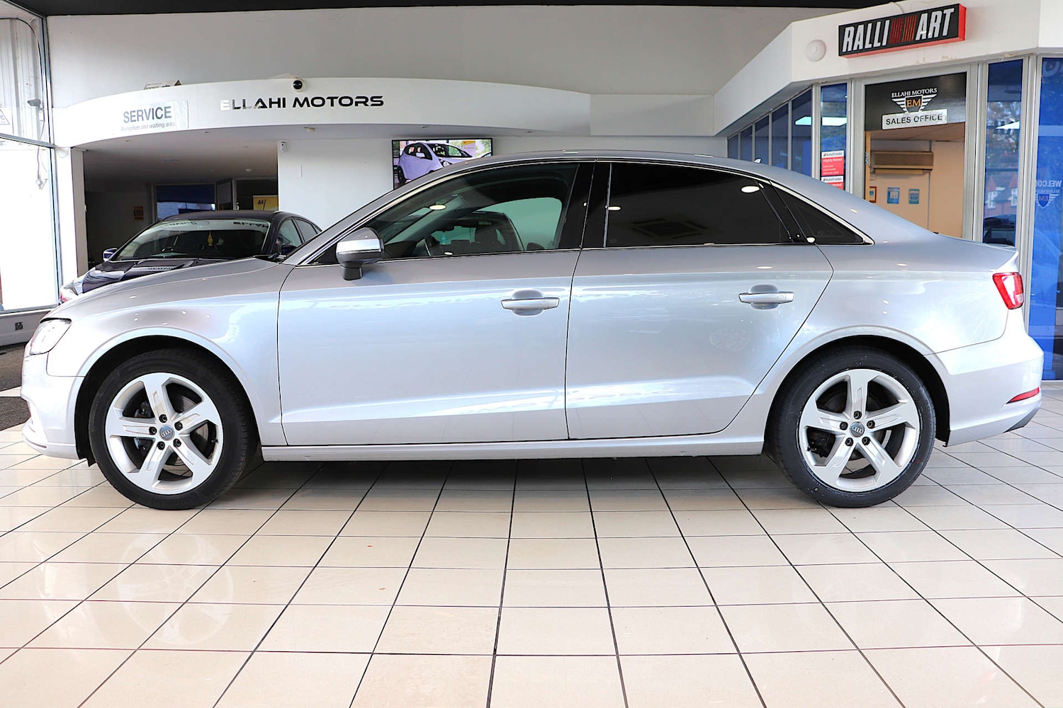 Used Audi A3 2017 for sale - 76345033: Photo 5