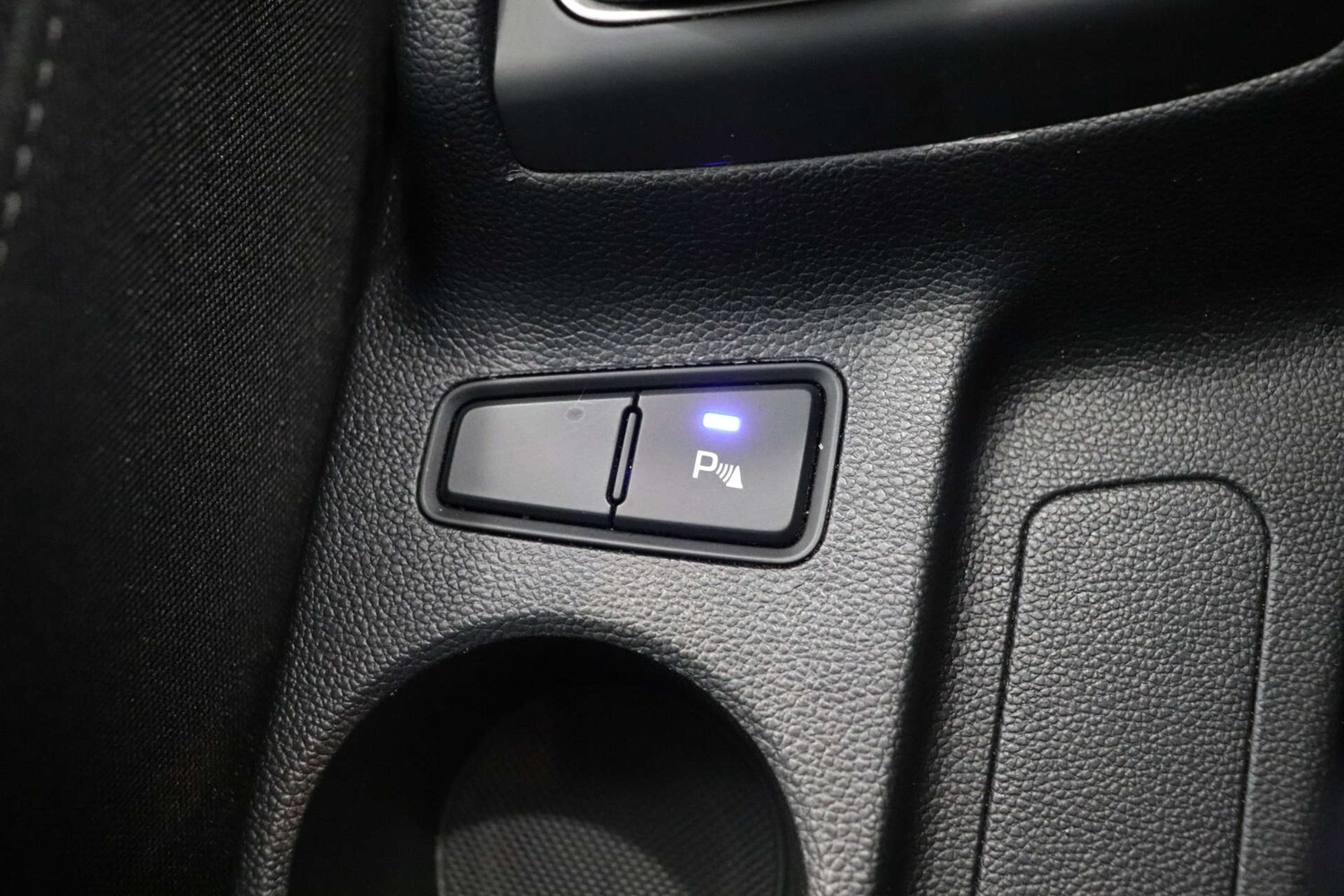 Used Hyundai i20 2017 for sale - 77326132: Photo 51