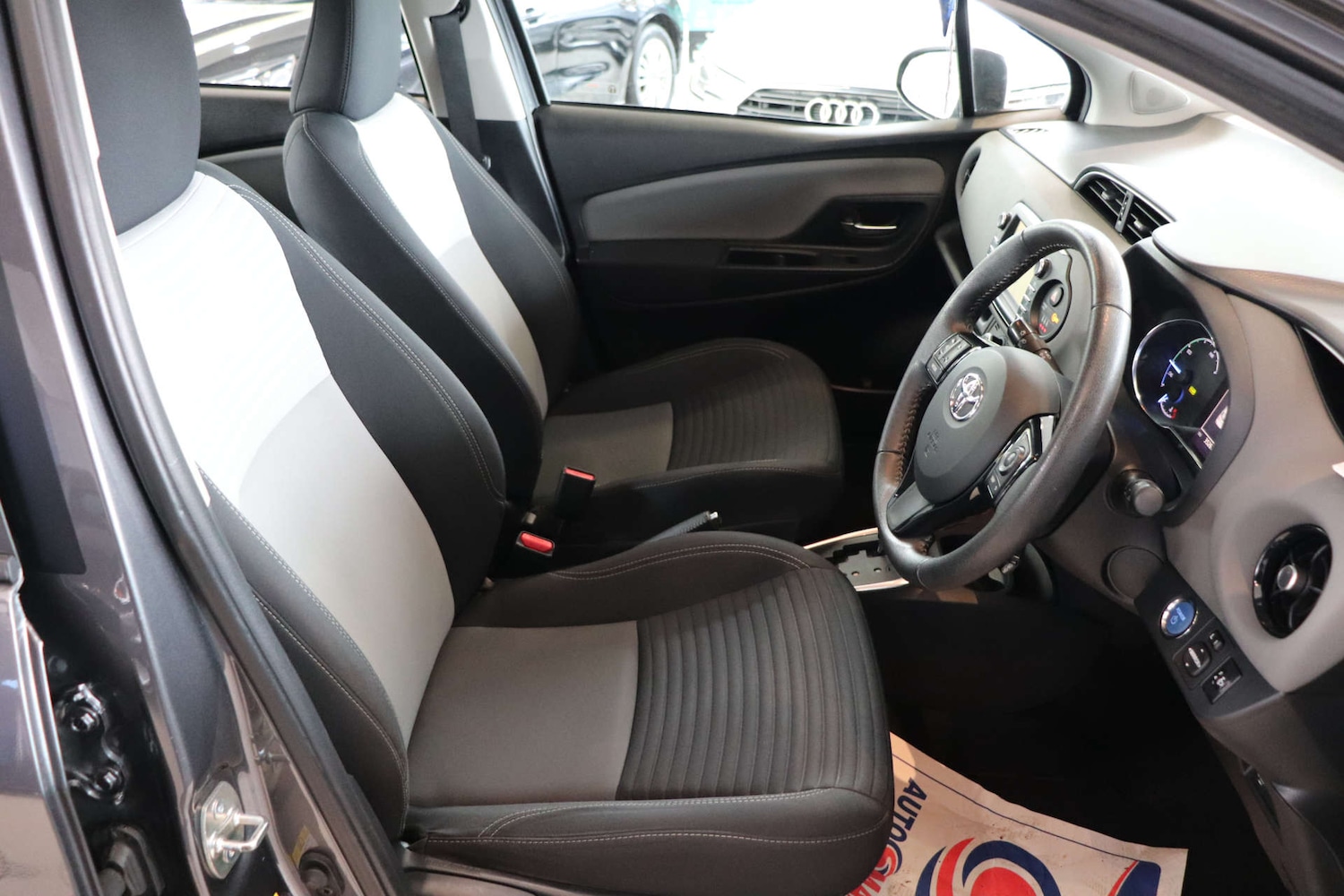 Used Toyota Yaris 2018 for sale - 76600596: Photo 18