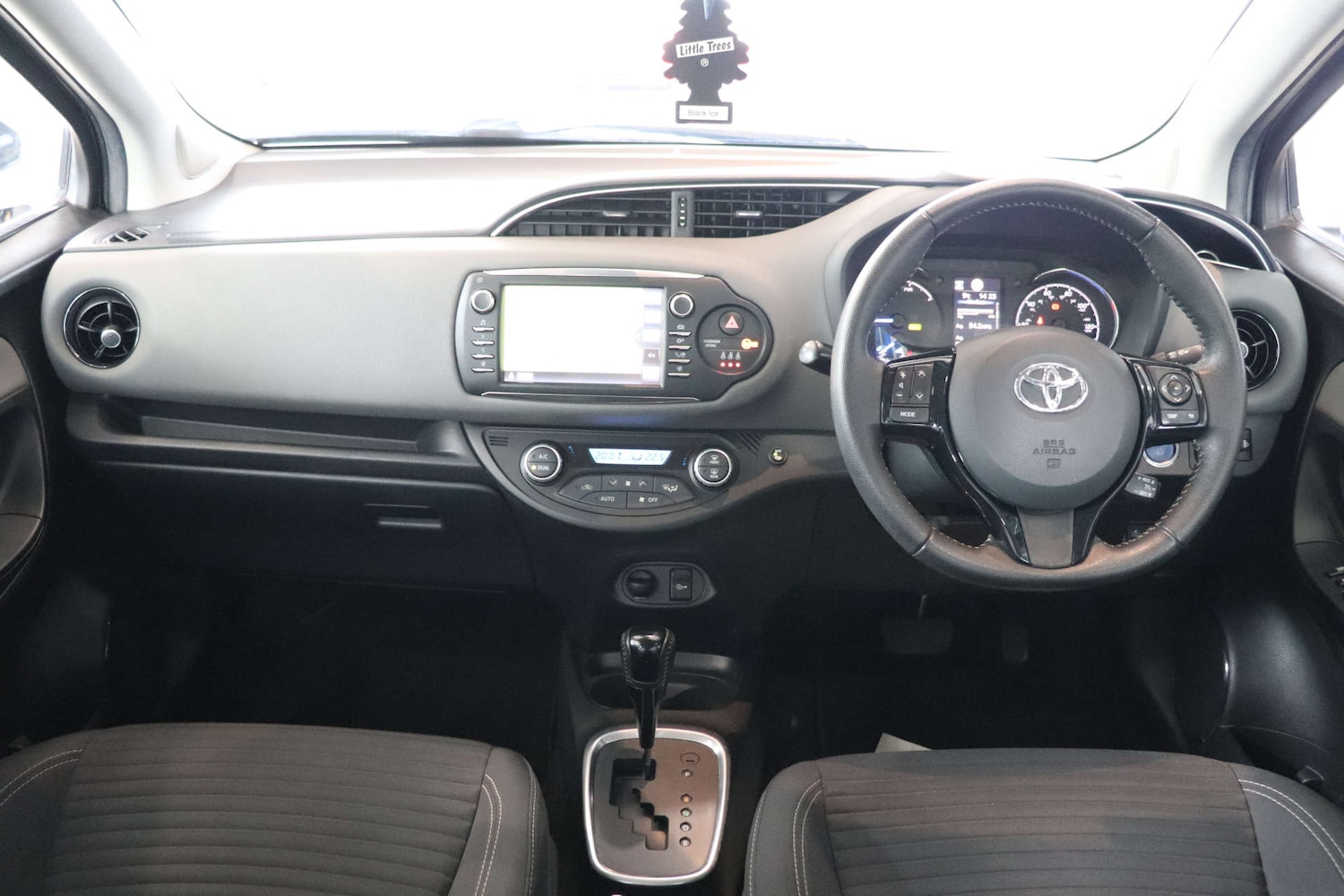 Used Toyota Yaris 2018 for sale - 76600596: Photo 3