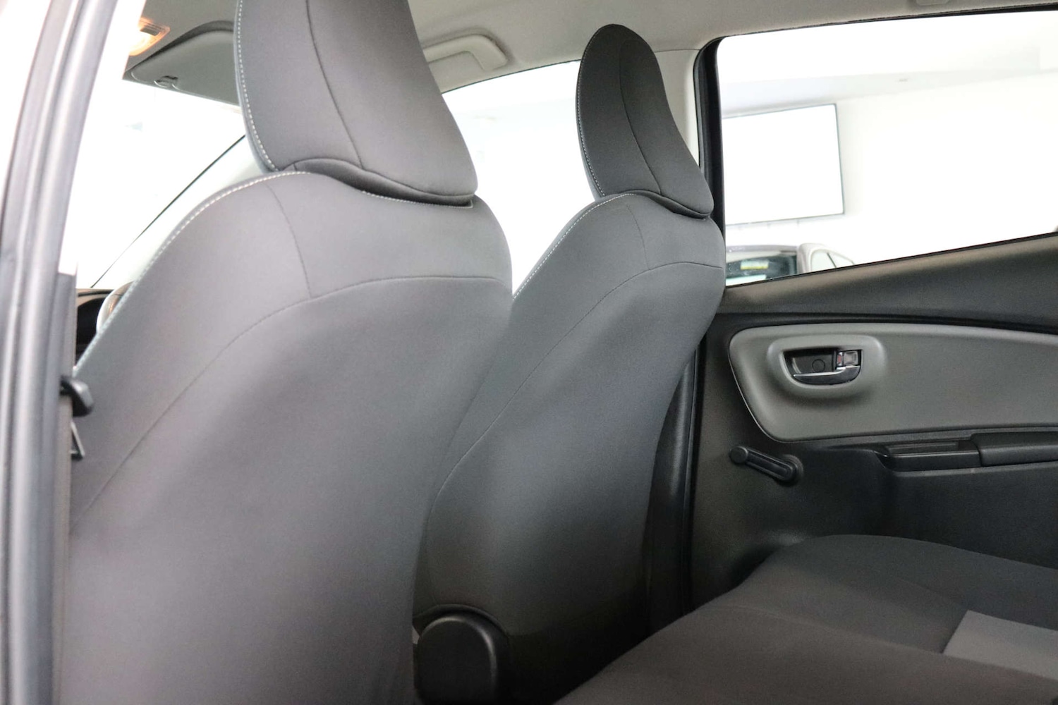 Used Toyota Yaris 2018 for sale - 76600596: Photo 31