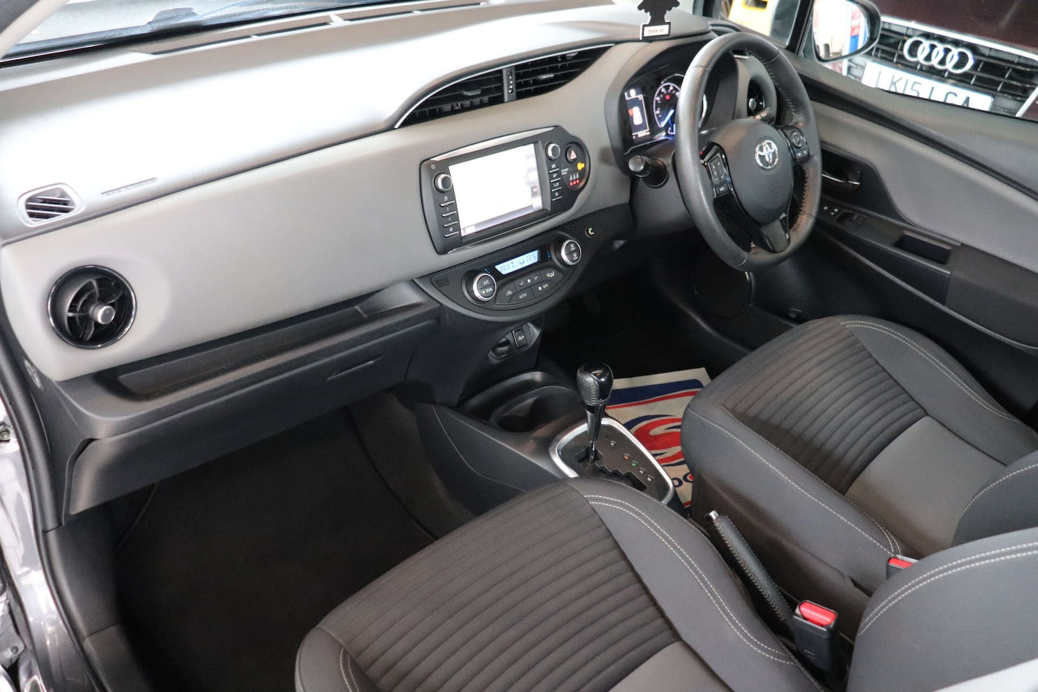 Used Toyota Yaris 2018 for sale - 76600596: Photo 32