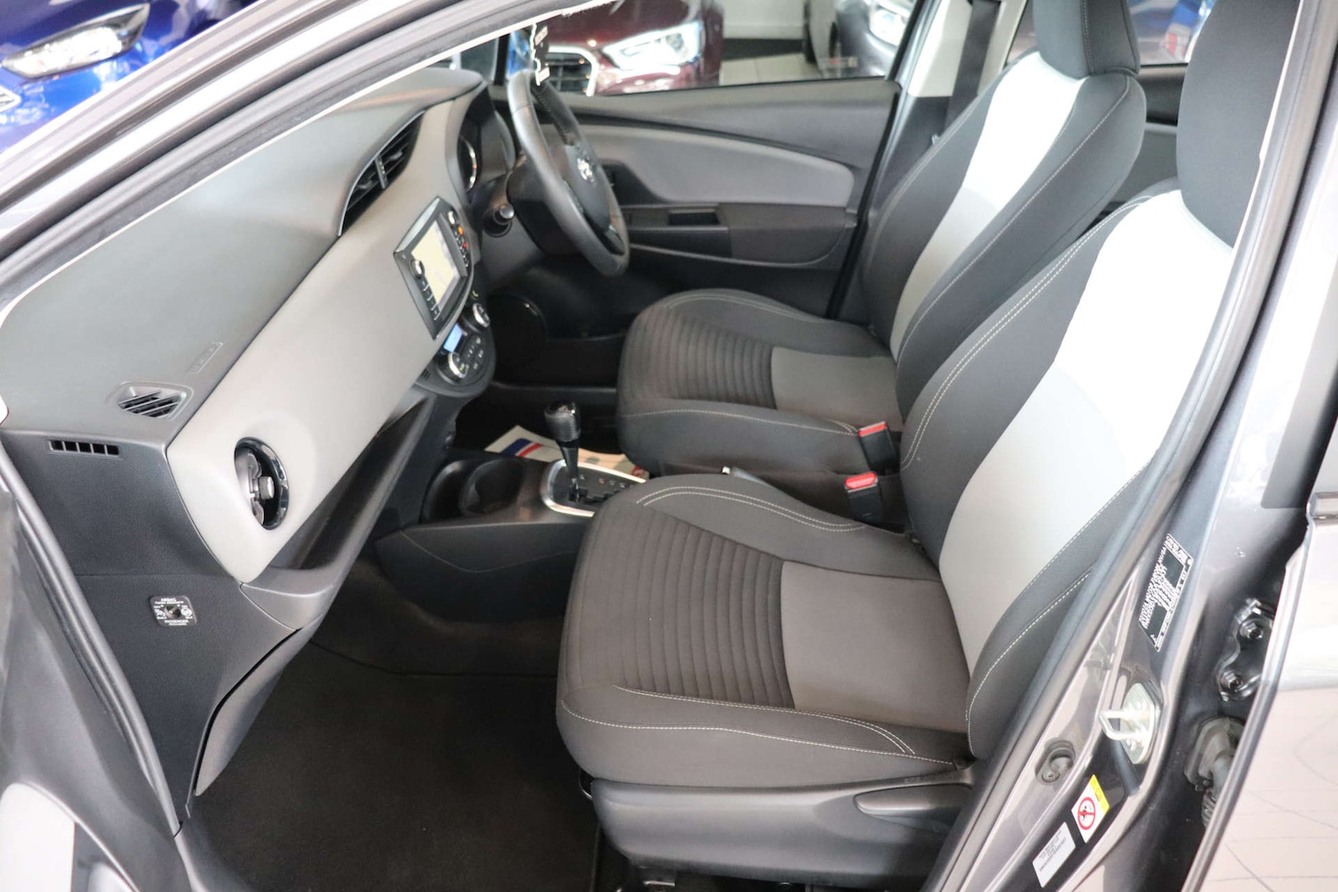 Used Toyota Yaris 2018 for sale - 76600596: Photo 33