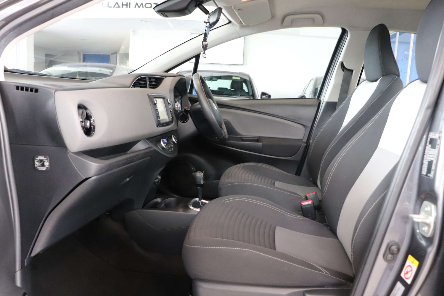 Used Toyota Yaris 2018 for sale - 76600596: Photo 34