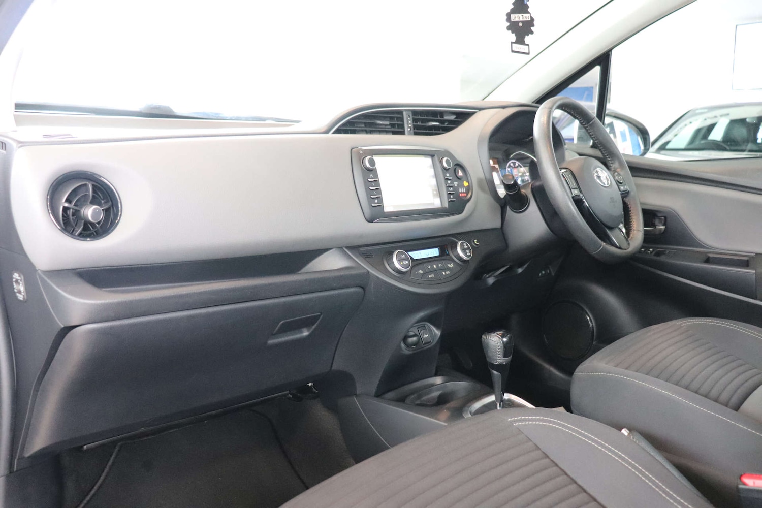 Used Toyota Yaris 2018 for sale - 76600596: Photo 35