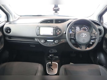 Used Toyota Yaris 2018 for sale - 76600596: Photo