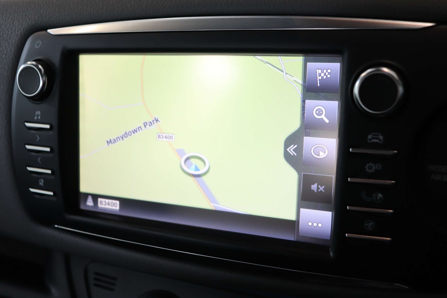 Used Toyota Yaris 2018 for sale - 76600596: Photo 41