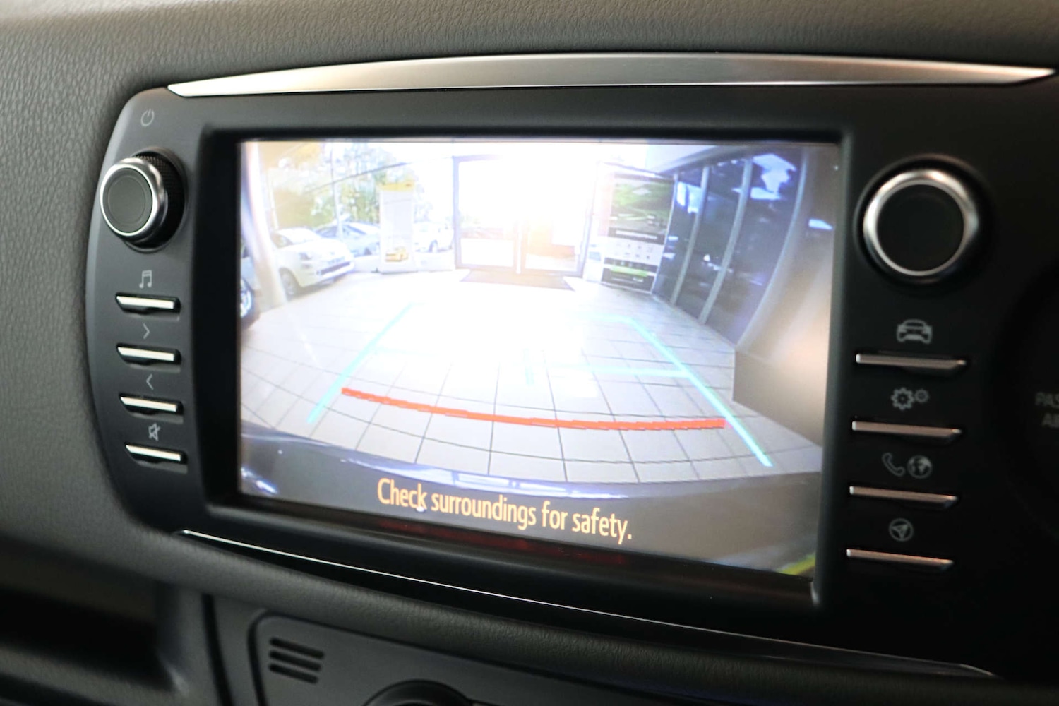 Used Toyota Yaris 2018 for sale - 76600596: Photo 42