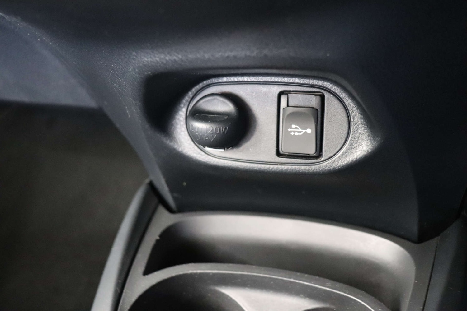 Used Toyota Yaris 2018 for sale - 76600596: Photo 46