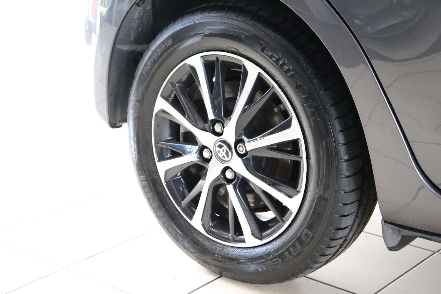 Used Toyota Yaris 2018 for sale - 76600596: Photo 89