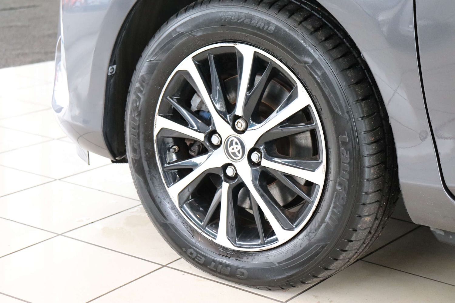 Used Toyota Yaris 2018 for sale - 76600596: Photo 90