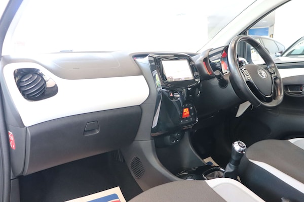 Used Toyota AYGO 2018 for sale - 76068185: Photo 4