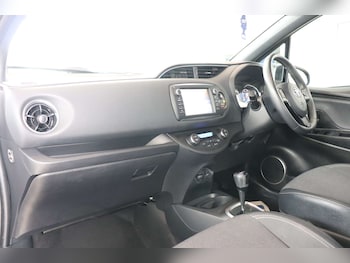 Used Toyota Yaris 2017 for sale - 75569043: Photo
