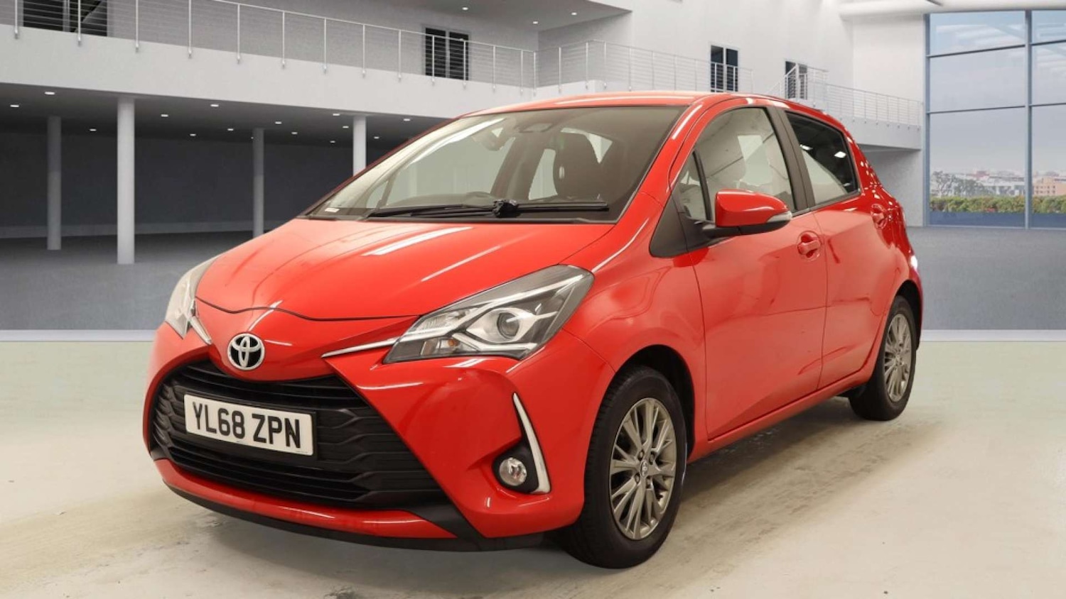 Used Toyota Yaris 2019 for sale - 77555445: Photo 2