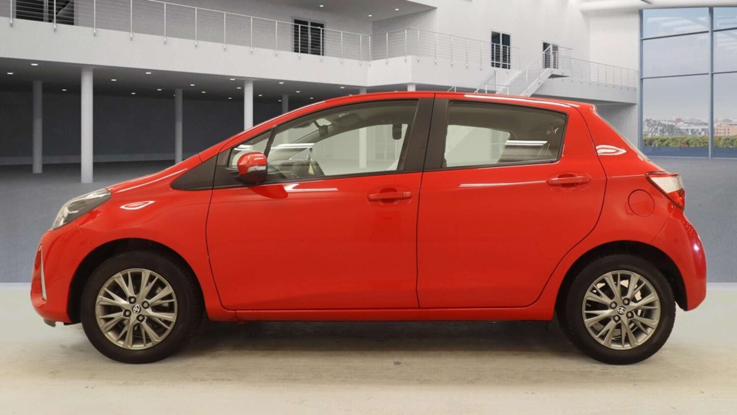 Used Toyota Yaris 2019 for sale - 77555445: Photo 6