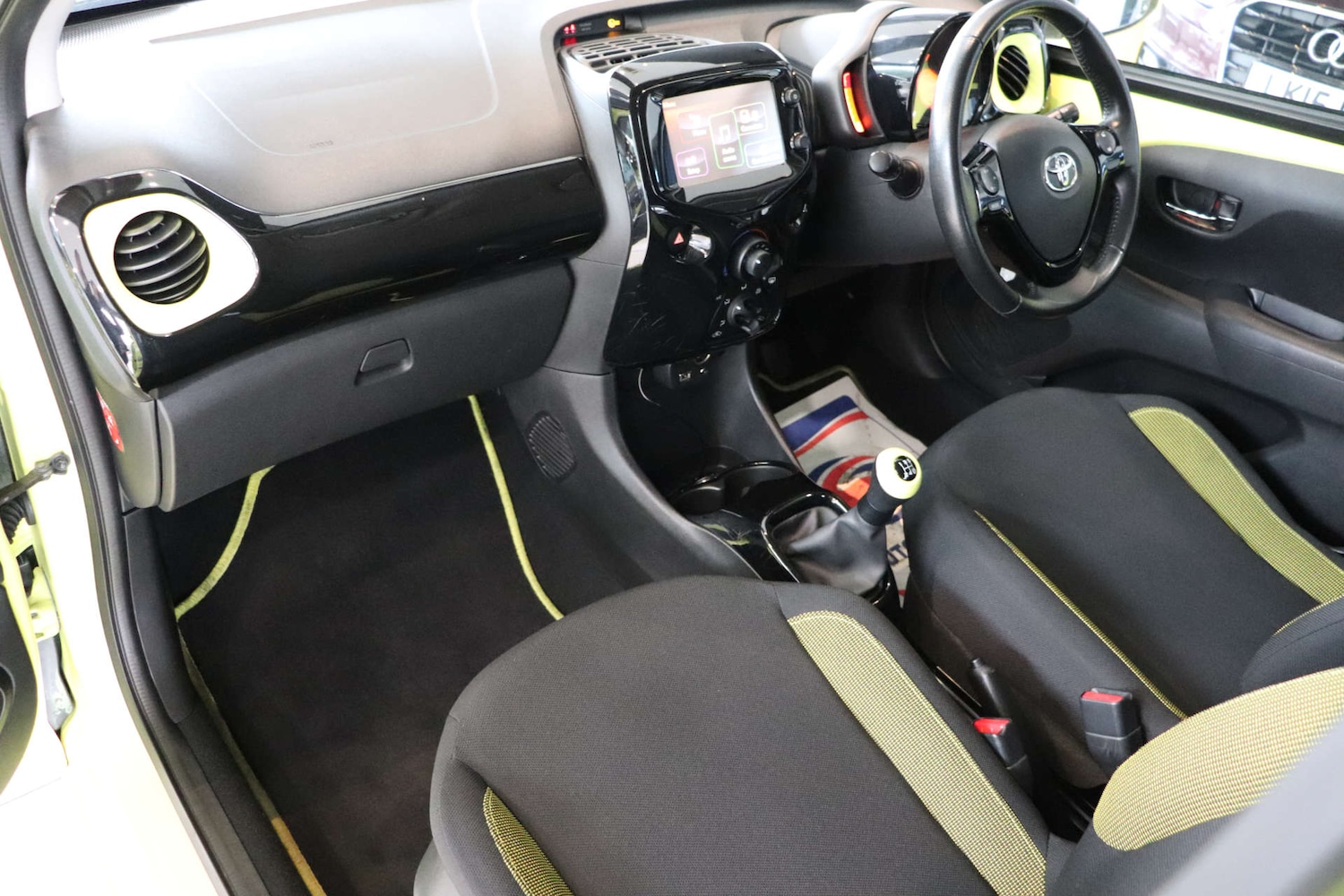 Used Toyota AYGO 2017 for sale - 76451761: Photo 32