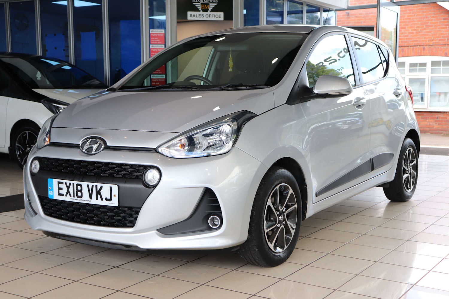 Used Hyundai i10 2018 for sale - 76027737: Photo 2